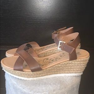 Nice Woven Wedges